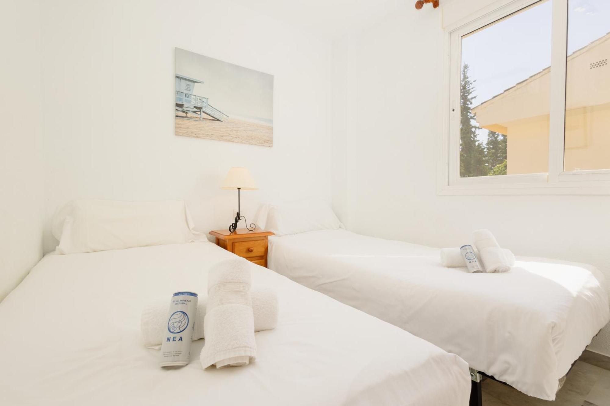 Beautiful Townhouse Walking Distance To The Beach In Costabella, มาร์เบยา ภายนอก รูปภาพ