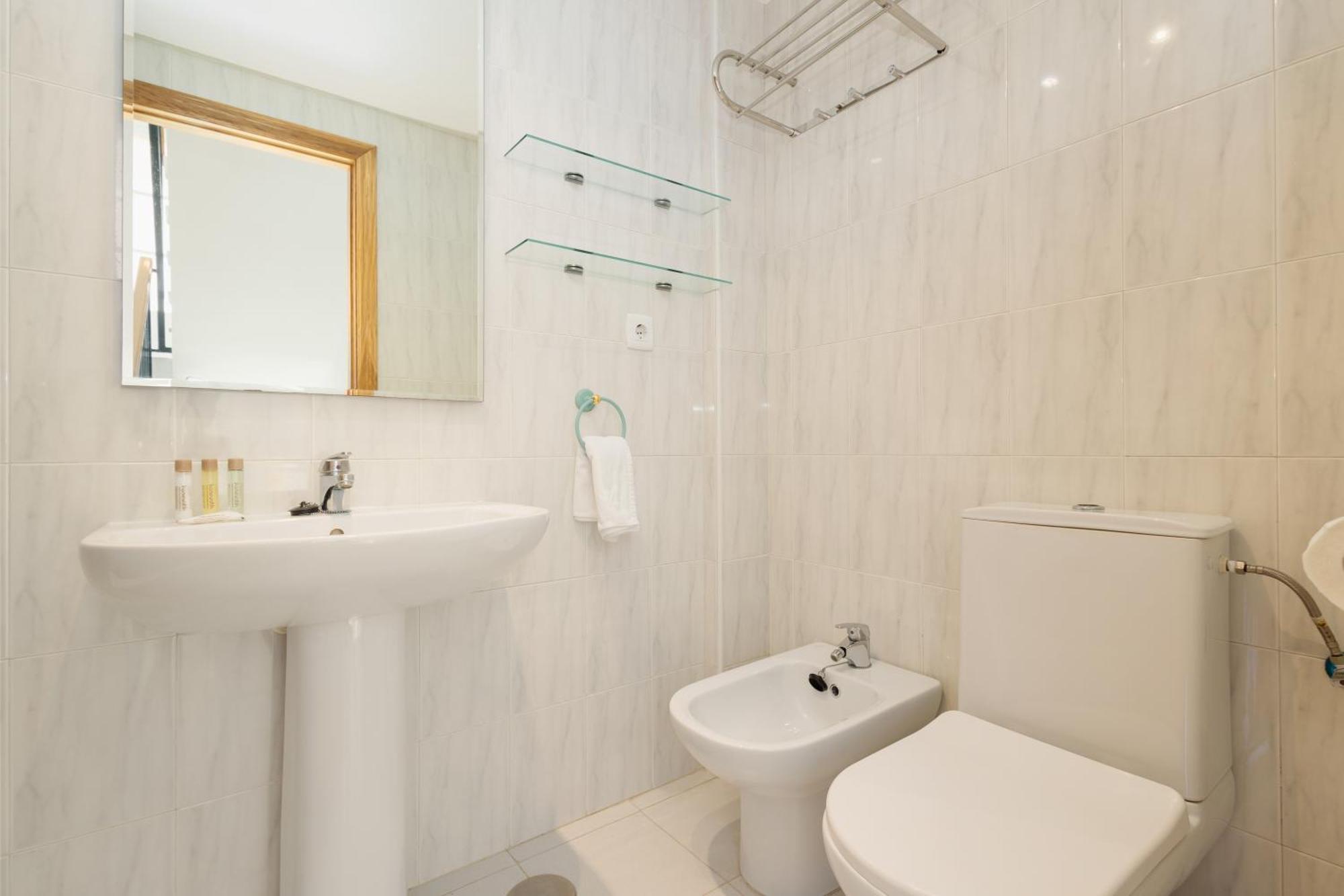 Beautiful Townhouse Walking Distance To The Beach In Costabella, มาร์เบยา ภายนอก รูปภาพ