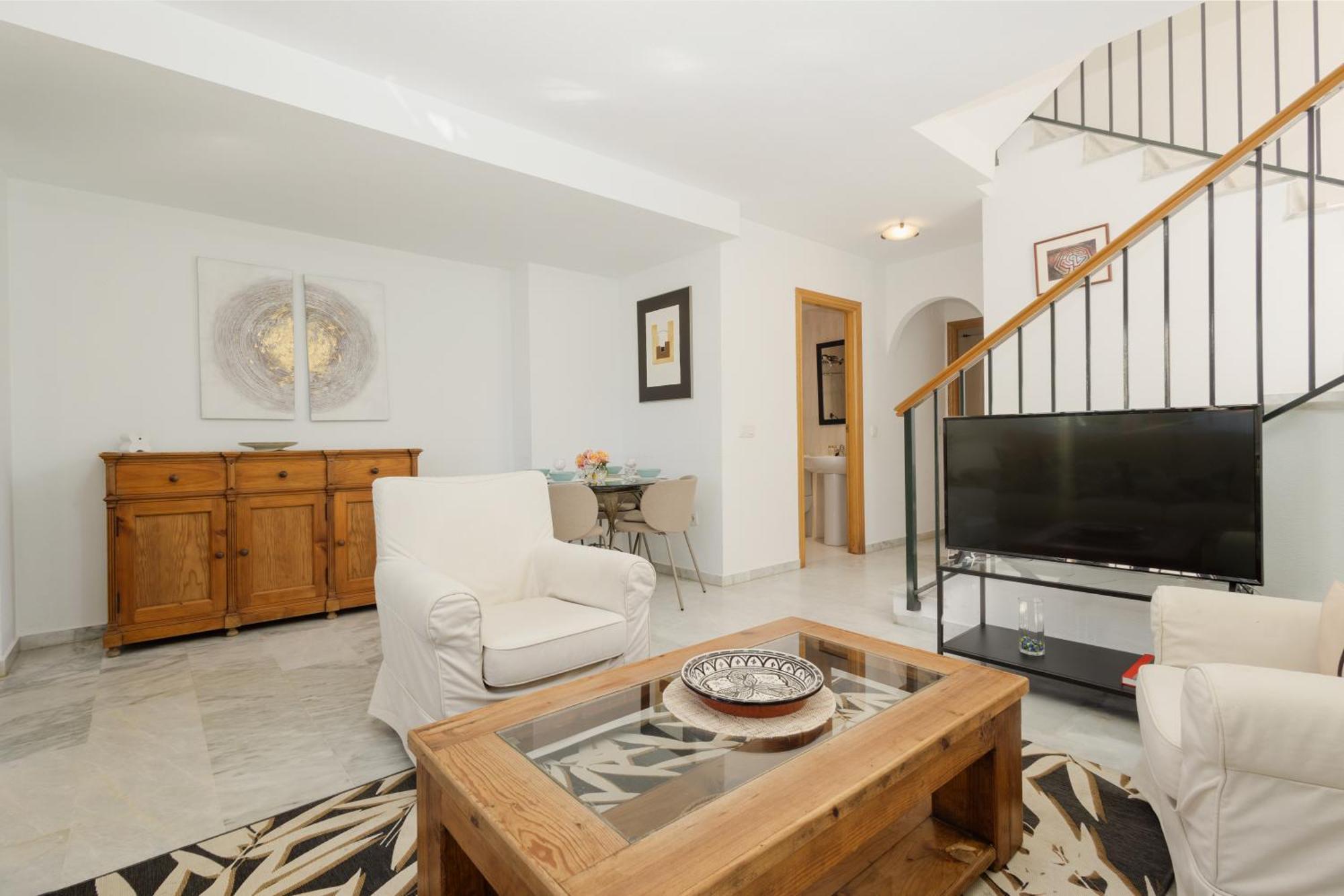 Beautiful Townhouse Walking Distance To The Beach In Costabella, มาร์เบยา ภายนอก รูปภาพ