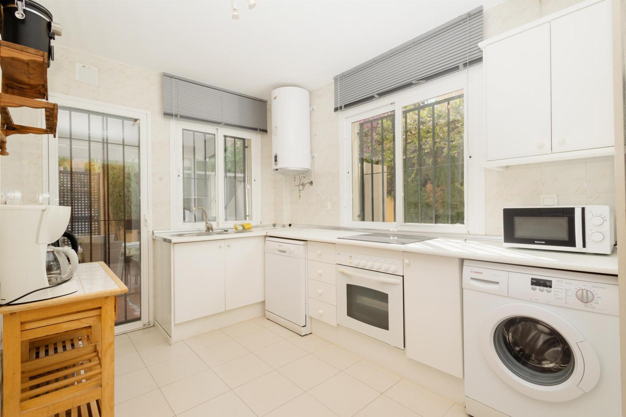 Beautiful Townhouse Walking Distance To The Beach In Costabella, มาร์เบยา ภายนอก รูปภาพ