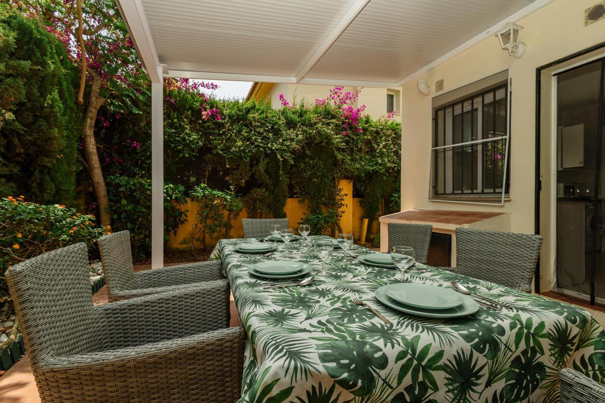 Beautiful Townhouse Walking Distance To The Beach In Costabella, มาร์เบยา ภายนอก รูปภาพ