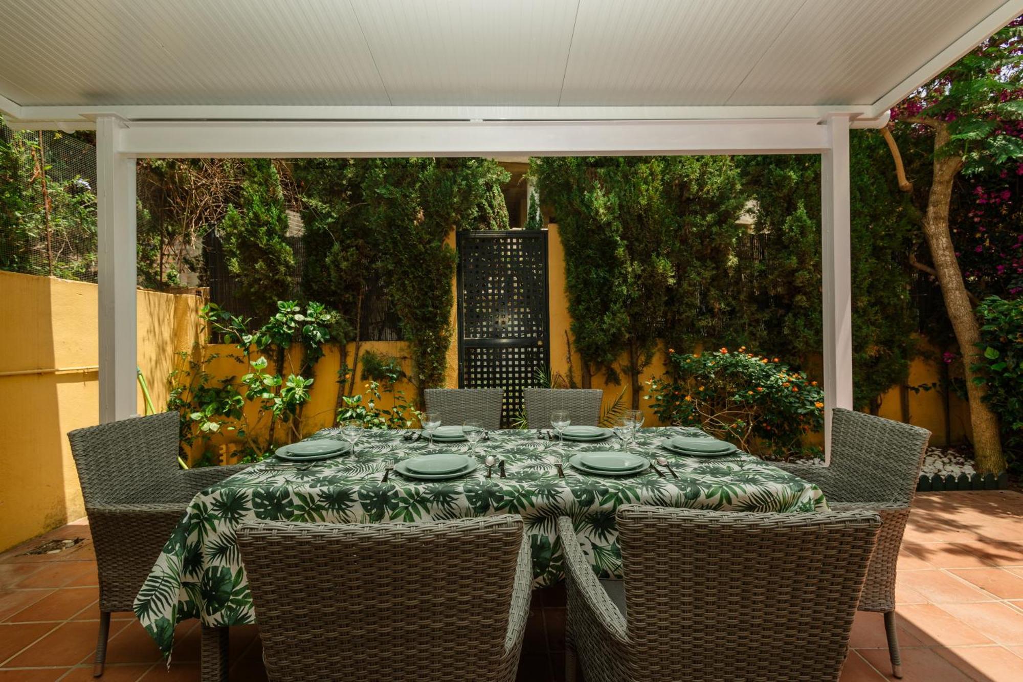 Beautiful Townhouse Walking Distance To The Beach In Costabella, มาร์เบยา ภายนอก รูปภาพ