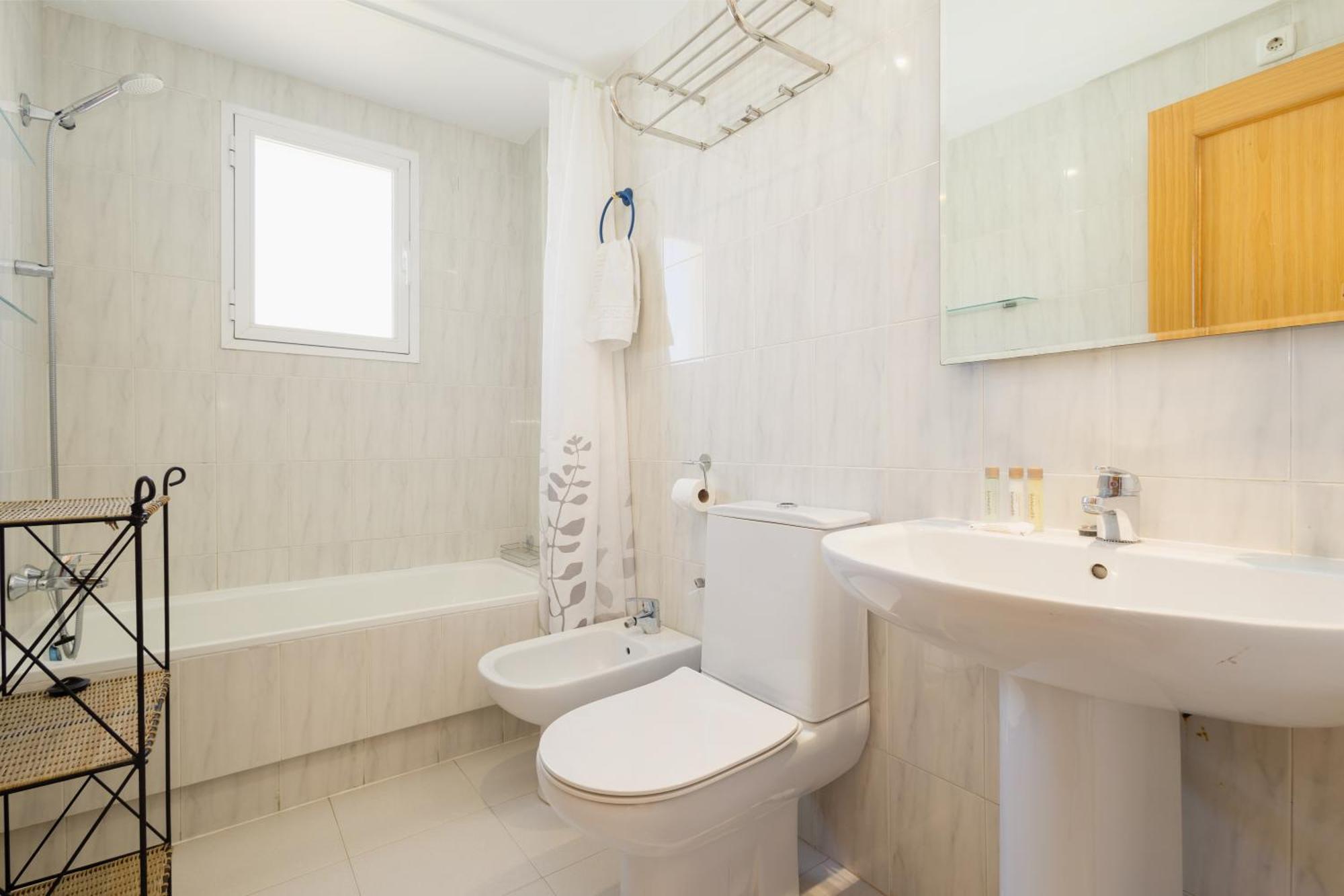 Beautiful Townhouse Walking Distance To The Beach In Costabella, มาร์เบยา ภายนอก รูปภาพ