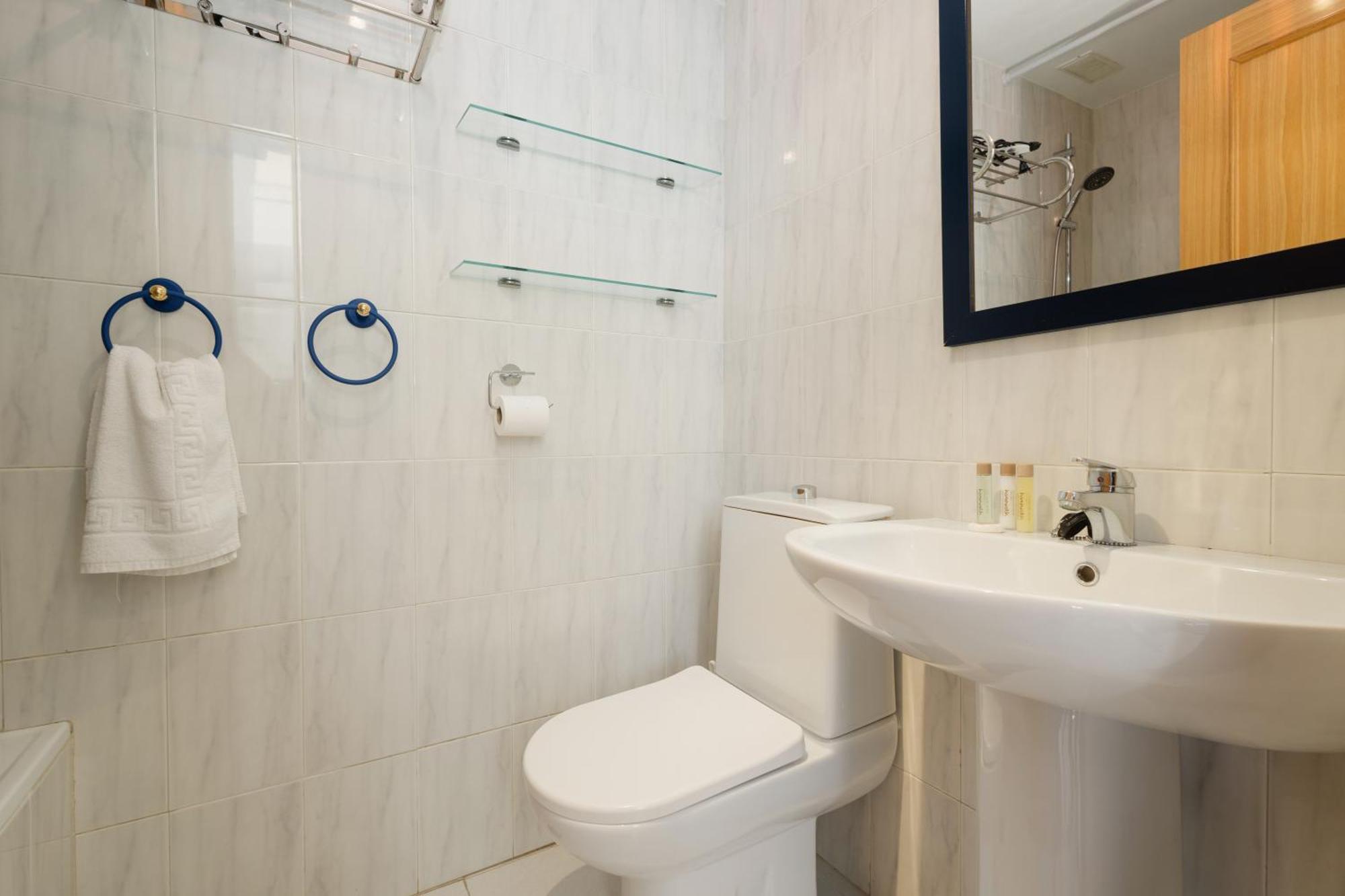 Beautiful Townhouse Walking Distance To The Beach In Costabella, มาร์เบยา ภายนอก รูปภาพ