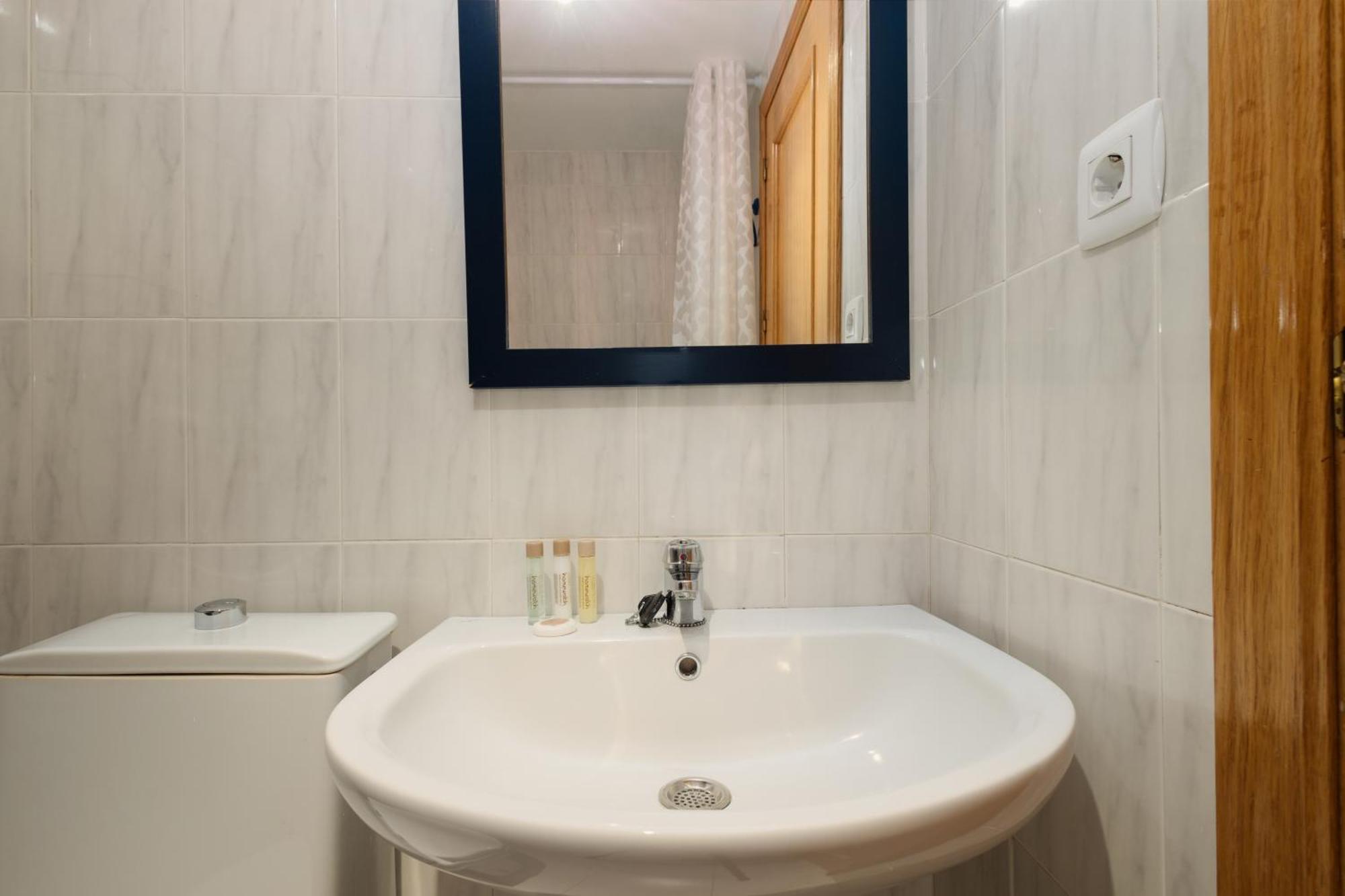 Beautiful Townhouse Walking Distance To The Beach In Costabella, มาร์เบยา ภายนอก รูปภาพ
