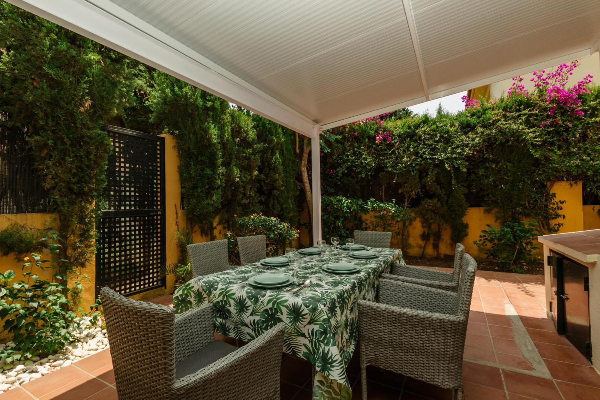 Beautiful Townhouse Walking Distance To The Beach In Costabella, มาร์เบยา ภายนอก รูปภาพ