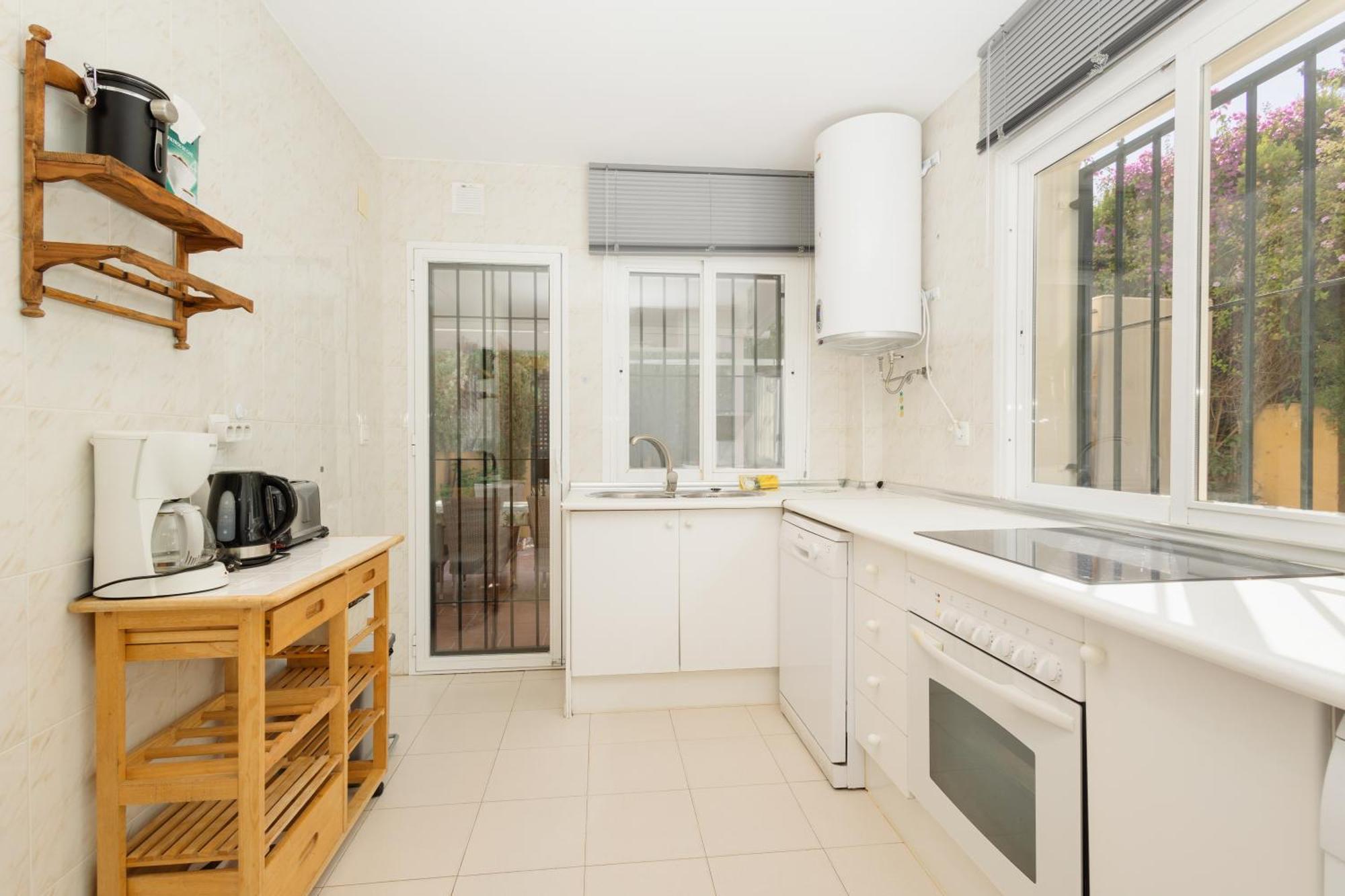 Beautiful Townhouse Walking Distance To The Beach In Costabella, มาร์เบยา ภายนอก รูปภาพ