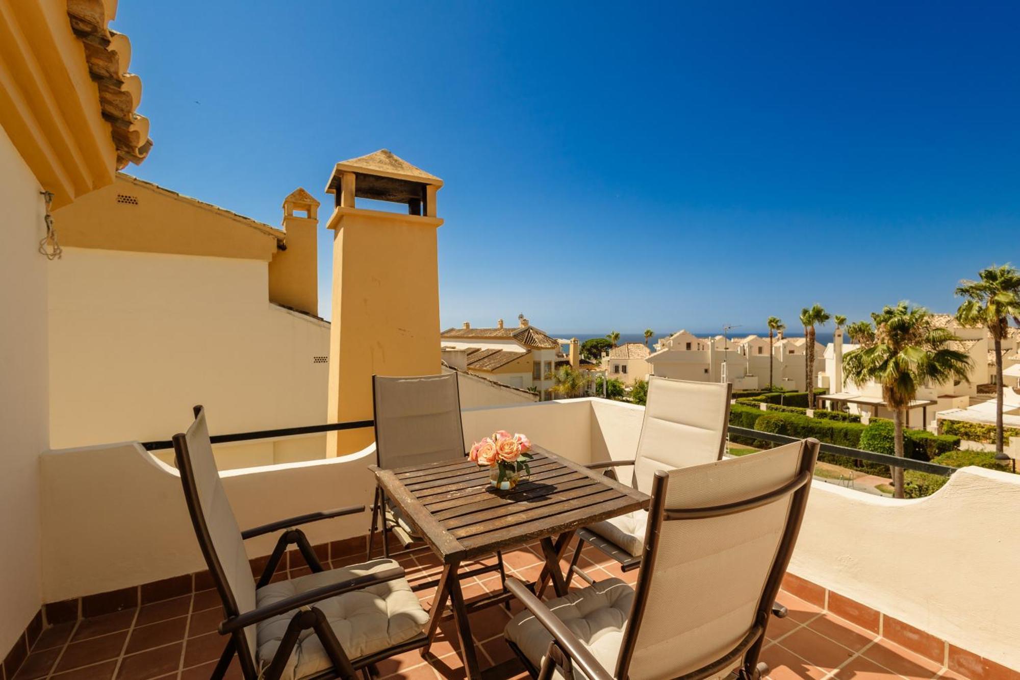Beautiful Townhouse Walking Distance To The Beach In Costabella, มาร์เบยา ภายนอก รูปภาพ