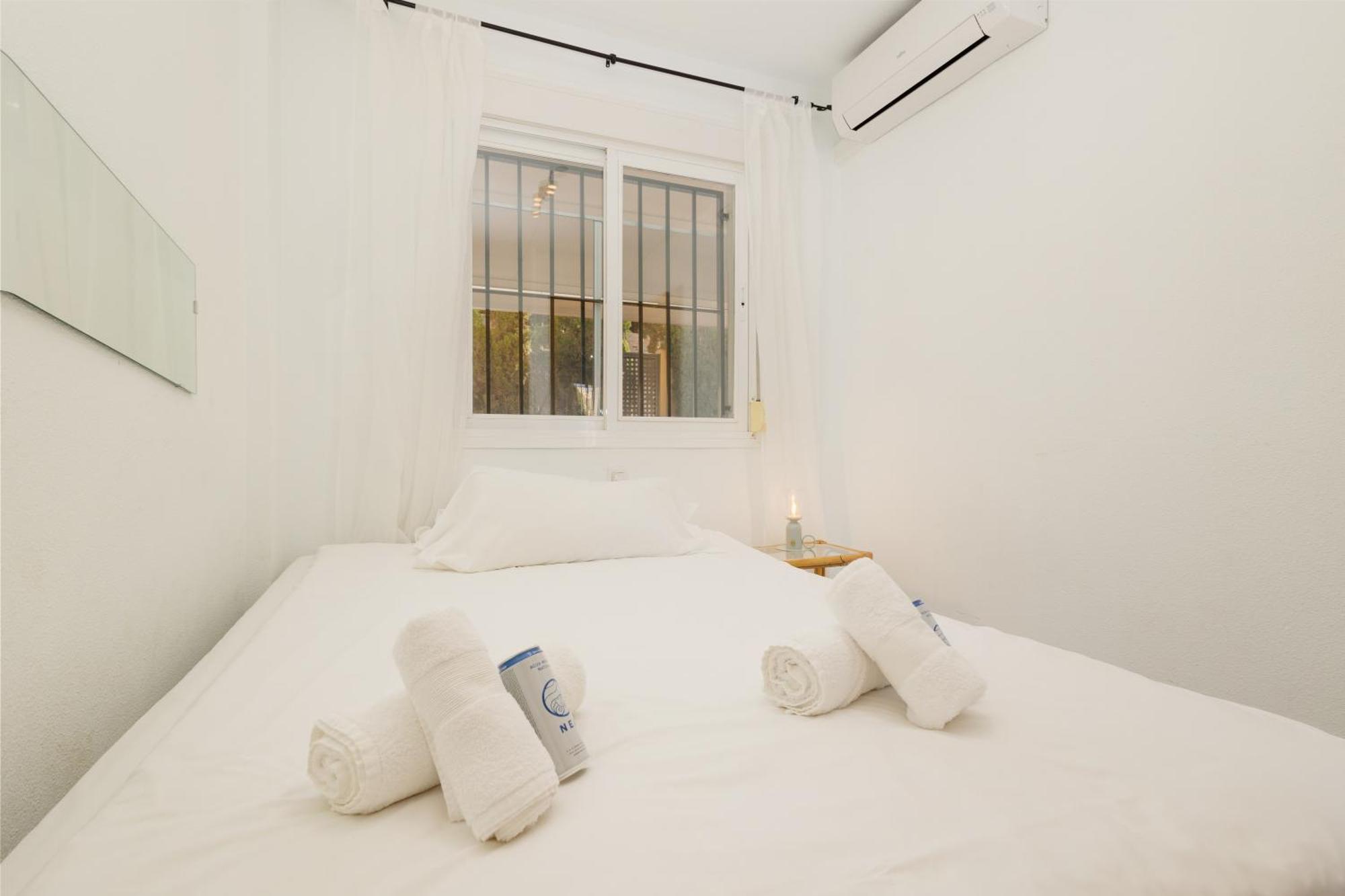 Beautiful Townhouse Walking Distance To The Beach In Costabella, มาร์เบยา ภายนอก รูปภาพ